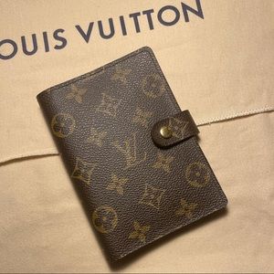 Louis Vuitton Ring Agenda
